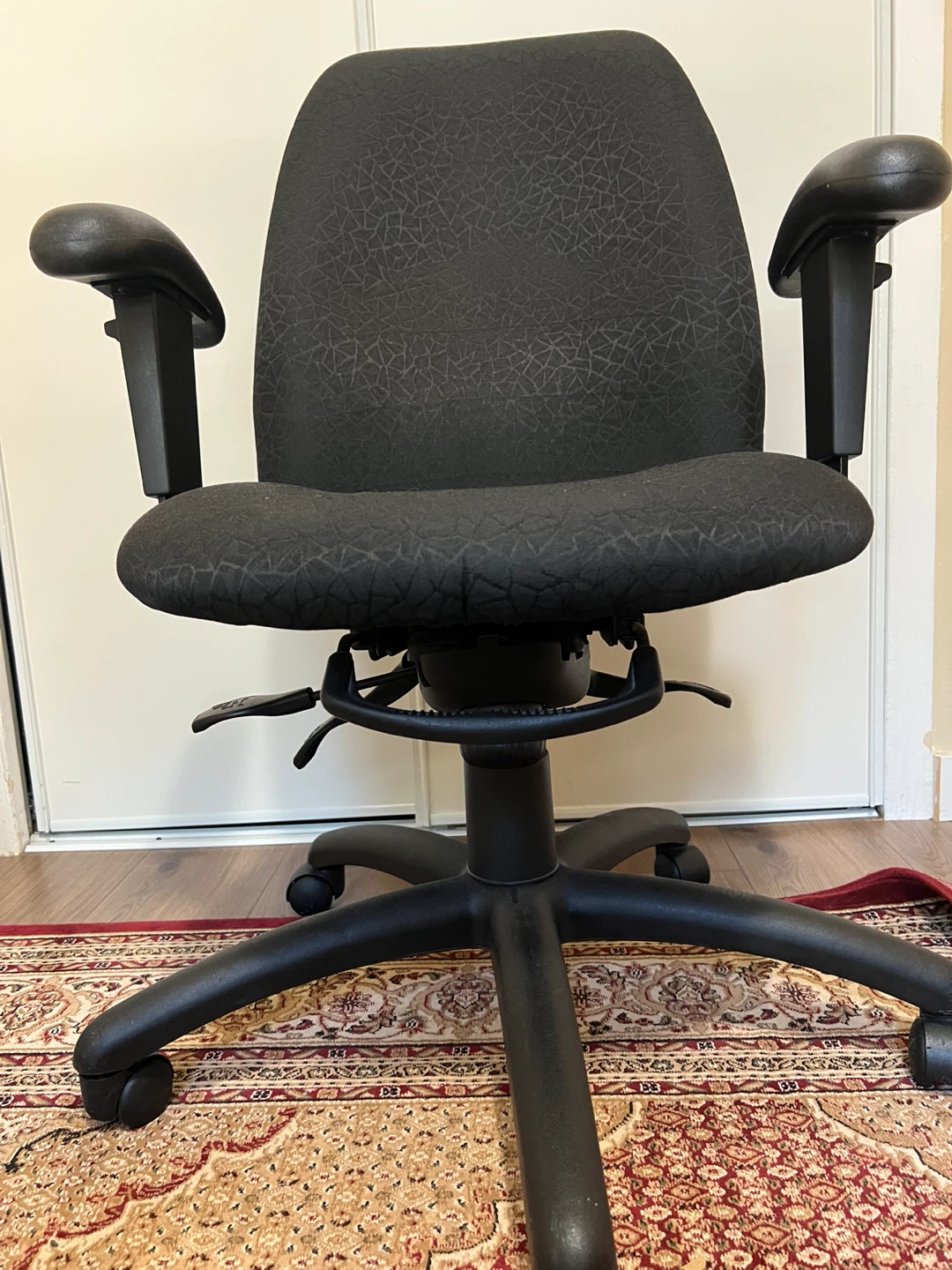 🥕 Black Office Chair - photo 2