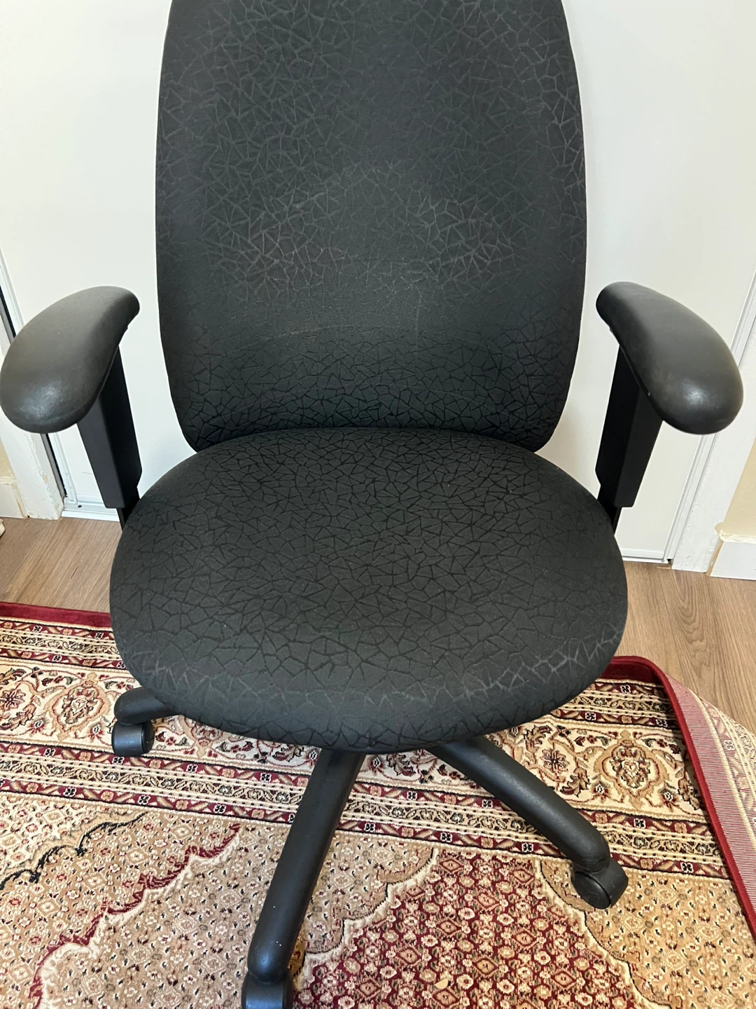🥕 Black Office Chair