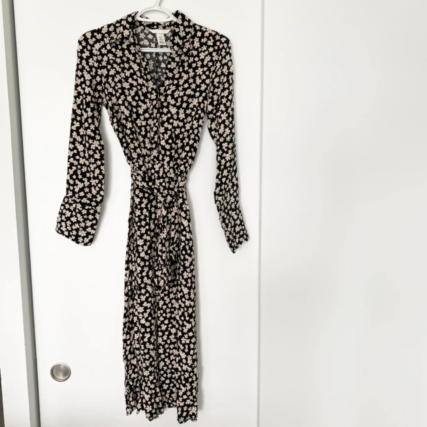 H&M Maxi Long Sleeve Shirt Dress (XS) image indicator(2)