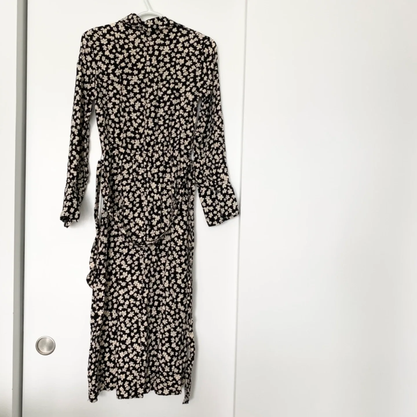 H&M Maxi Long Sleeve Shirt Dress (XS) image indicator(3)