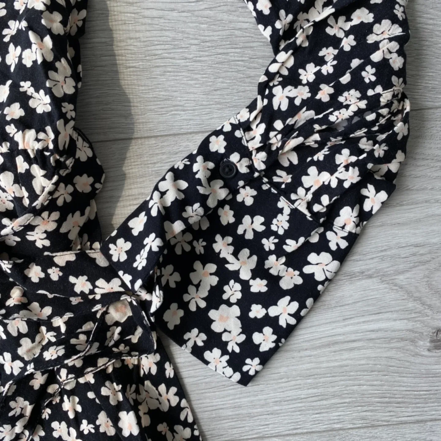 H&M Maxi Long Sleeve Shirt Dress (XS) image indicator(5)