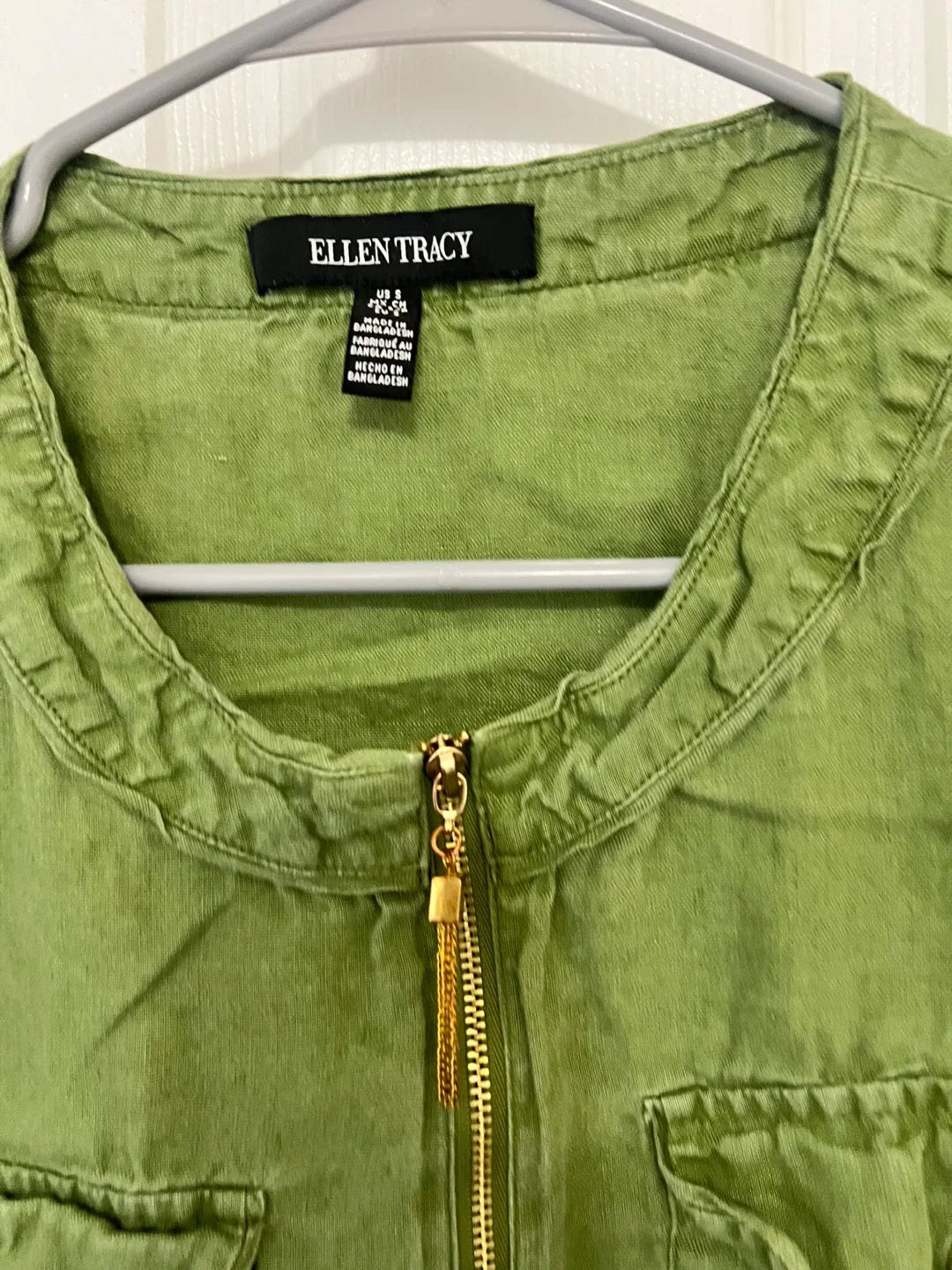 Used women tops image indicator(2)