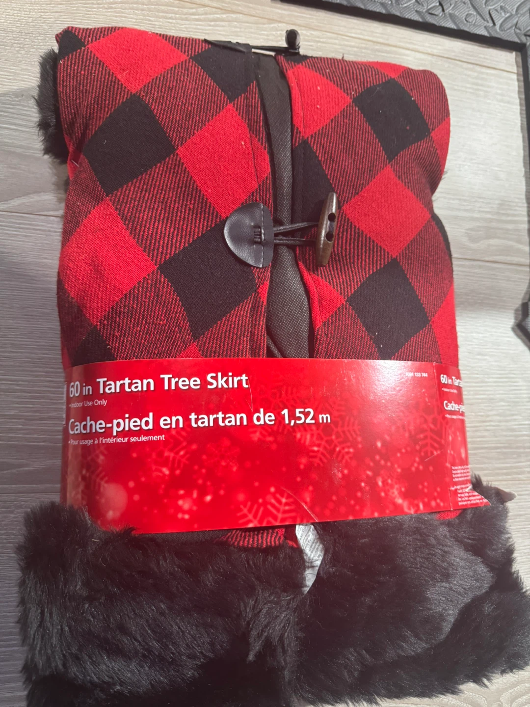 60-inch Plaid Christmas Tree Skirt with Faux Fur Border