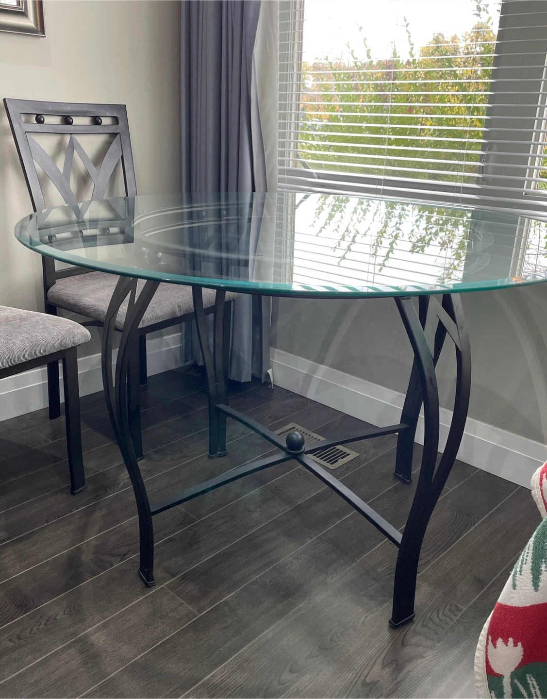 Glass Top Round Dining Table with 4 Chairs
