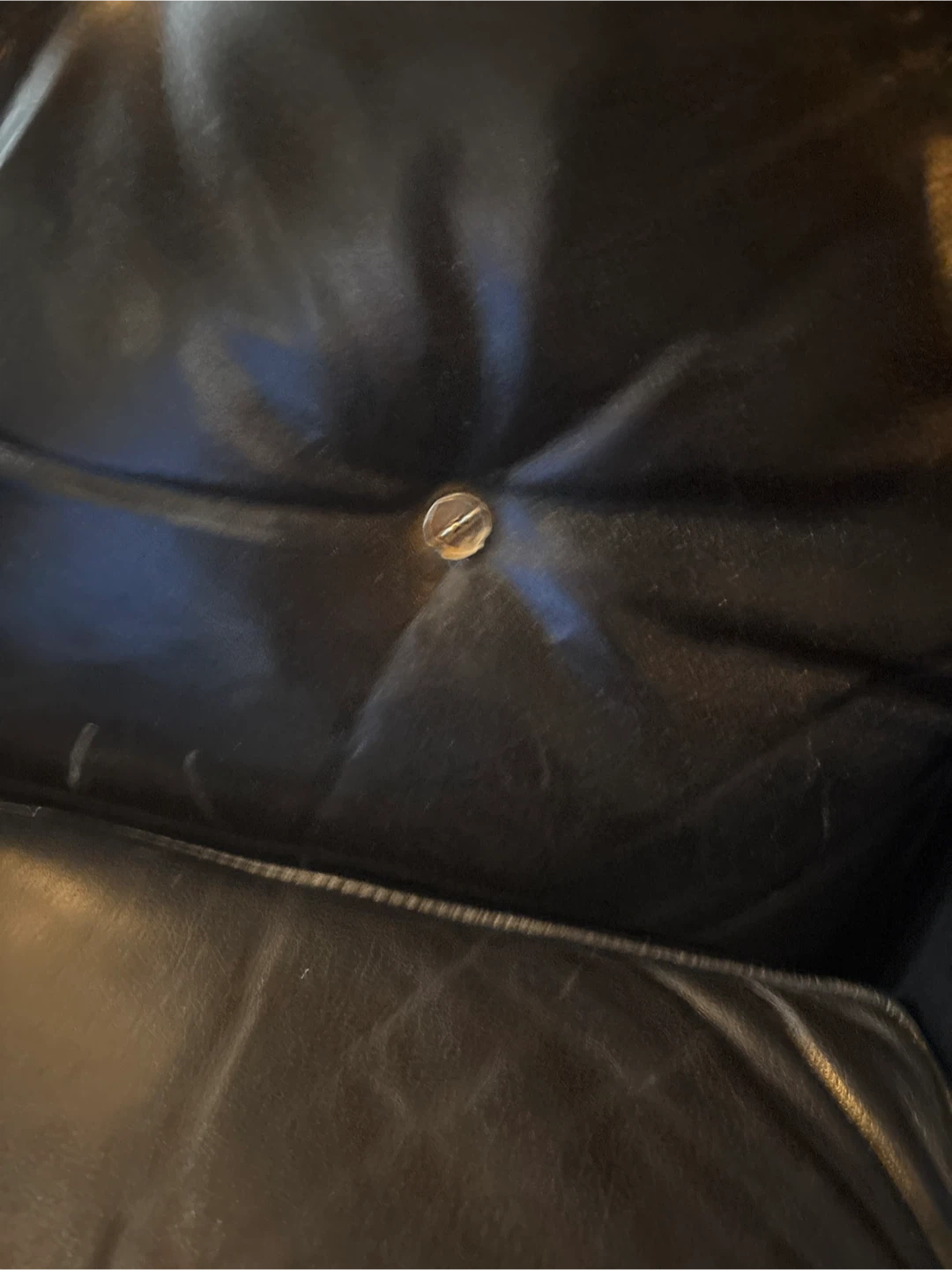 Dark blue Leather chair as seen in pictures - photo 3