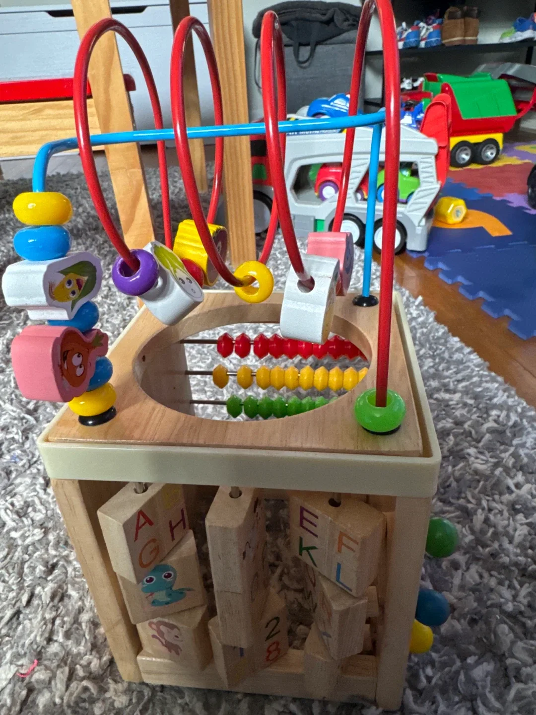Wooden Activity Cube with Bead Maze image indicator(3)