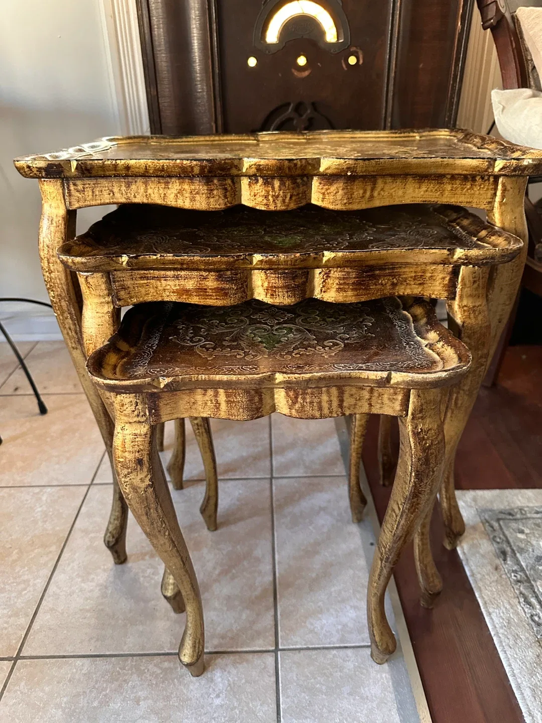 🥕Antique Florentine Nesting Tables - Set of 3 image indicator(4)