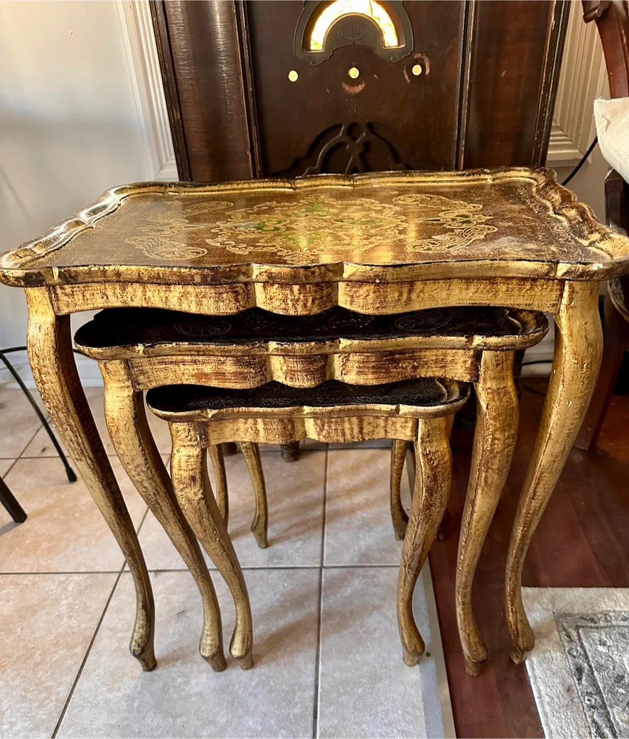 🥕Antique Florentine Nesting Tables - Set of 3 image indicator(5)