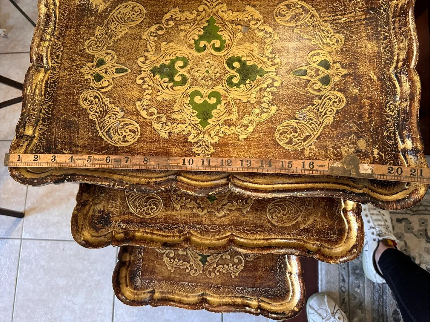 🥕Antique Florentine Nesting Tables - Set of 3 image indicator(3)