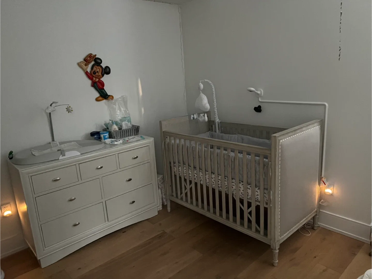 Restoration Hardware Crib with Mattress image indicator(5)