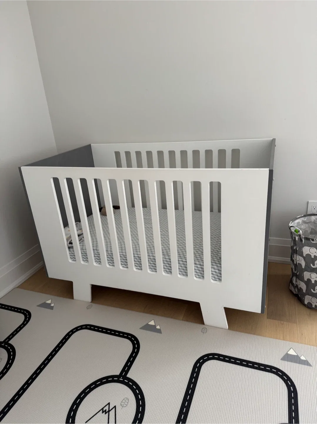 Baby Crib and Mattress image indicator(4)