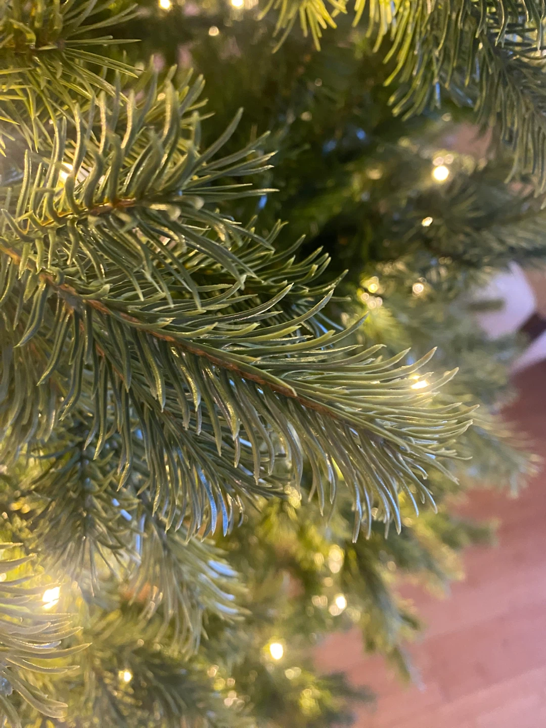 7.5' Hecla Tree Lit (Coloured & White Lights) - photo 3