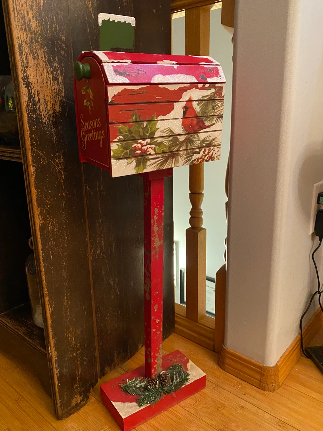 Christmas Mailbox Stand - Seasons Greetings
