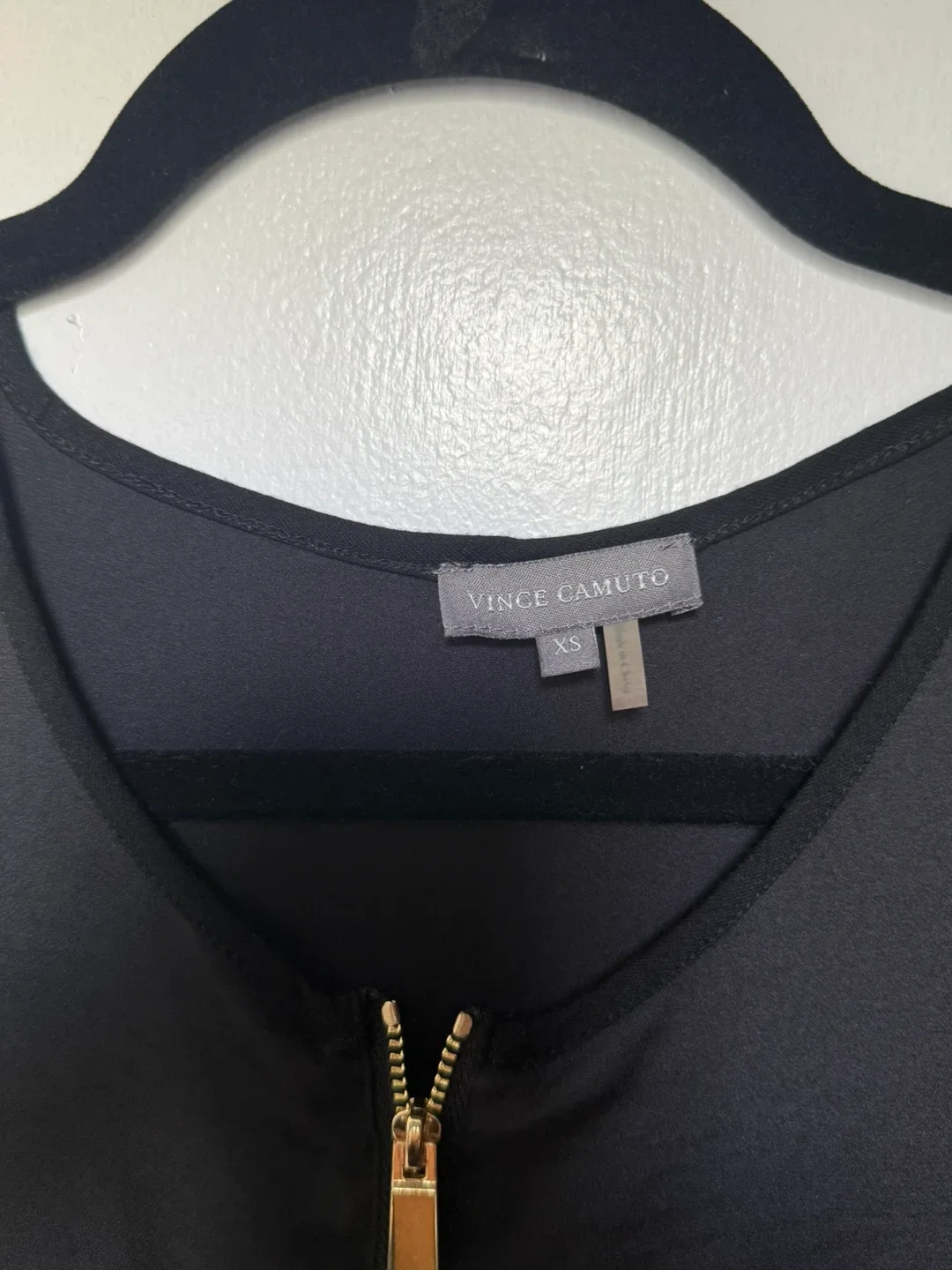 Vince Camuto Black Blouse - Size XS image indicator(3)