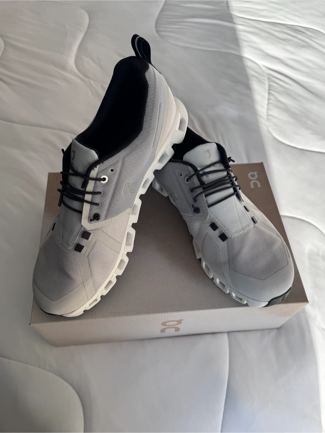 On Cloud 5 Waterproof Glacier/White Men's Size 11 - photo 2