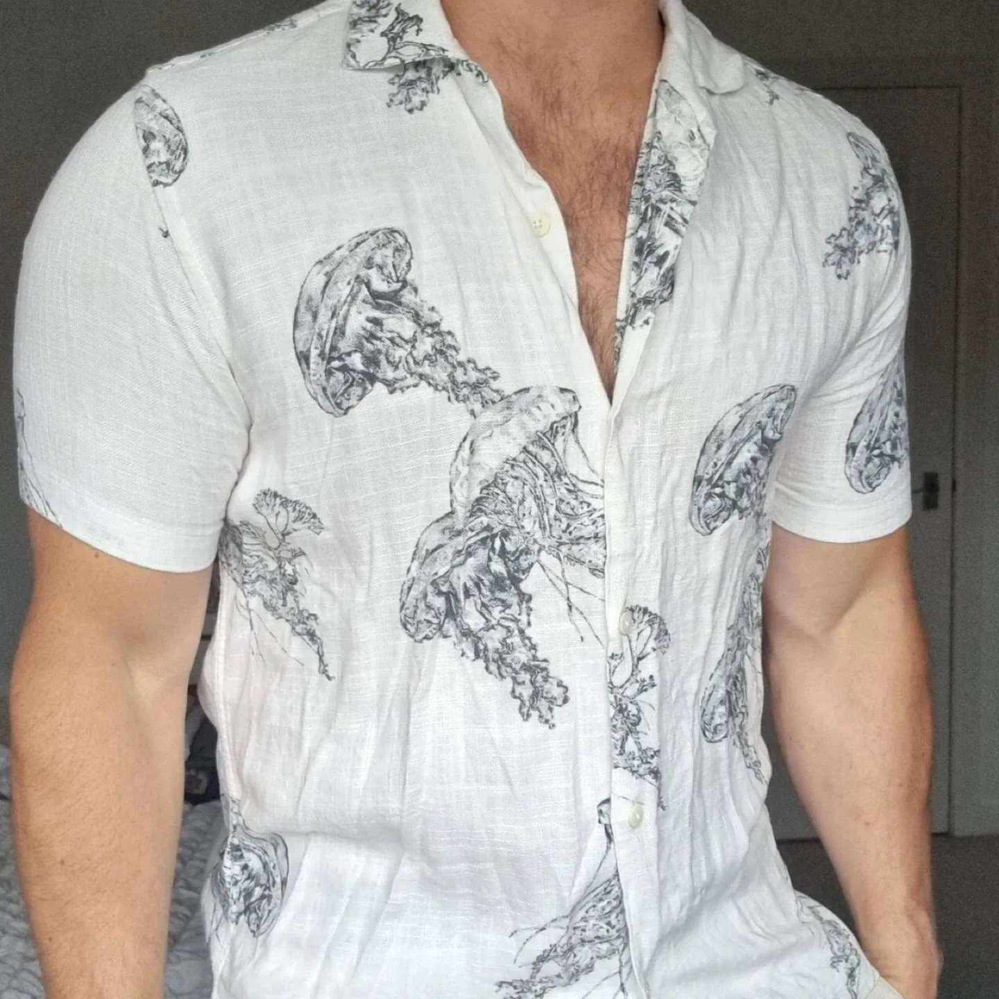 Zara Men’s jellyfish linen blend blouse fits size large image indicator(5)