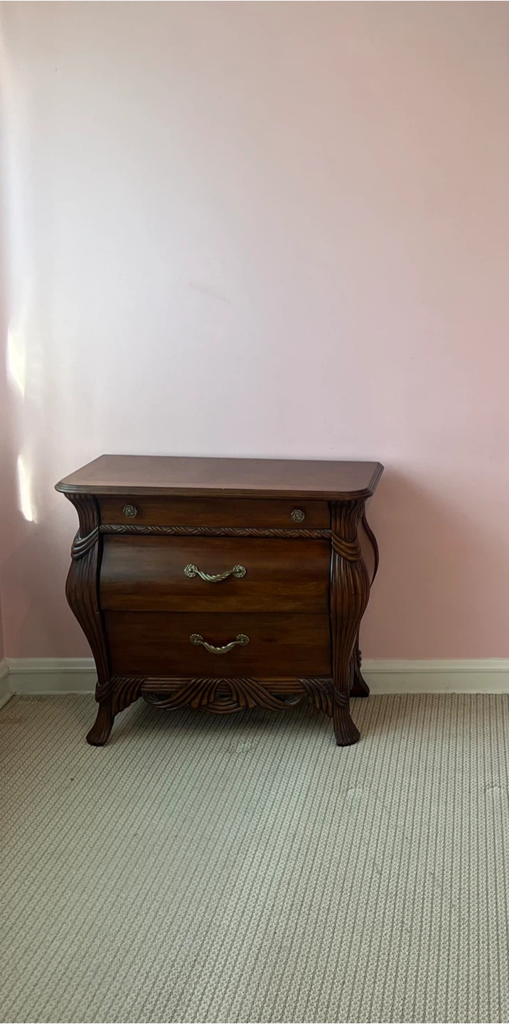 Bedroom Set - Dresser, Nightstands, Armoire, Bed Frame - photo 4