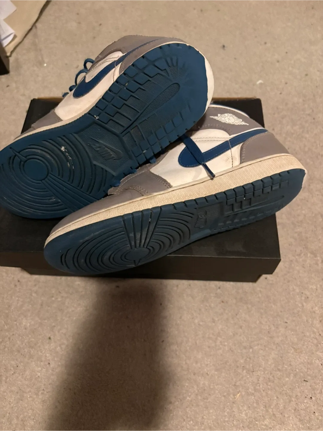 Air Jordan 1 Mid - Blue/Grey - Size 6.5 Youth image indicator(2)