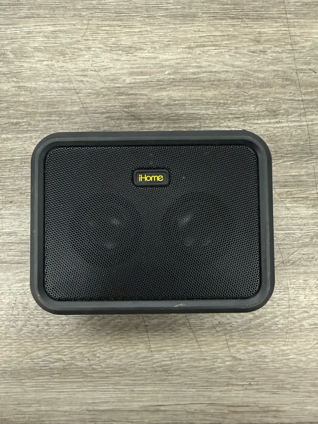 iHome iM1 Rugged - Portable Bluetooth Speaker thumbnail
