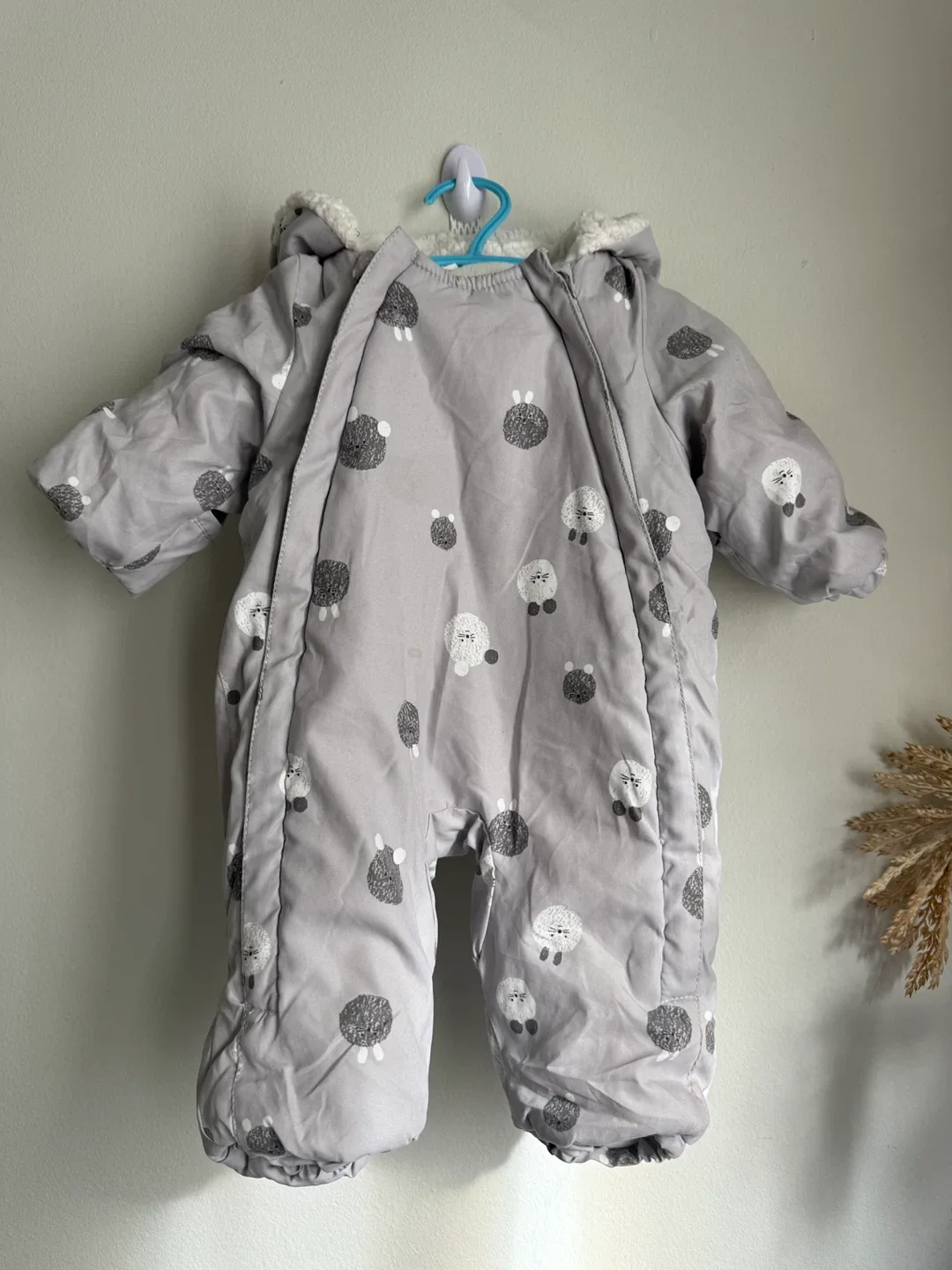 H&M Baby Snowsuit 0-1M thumbnail