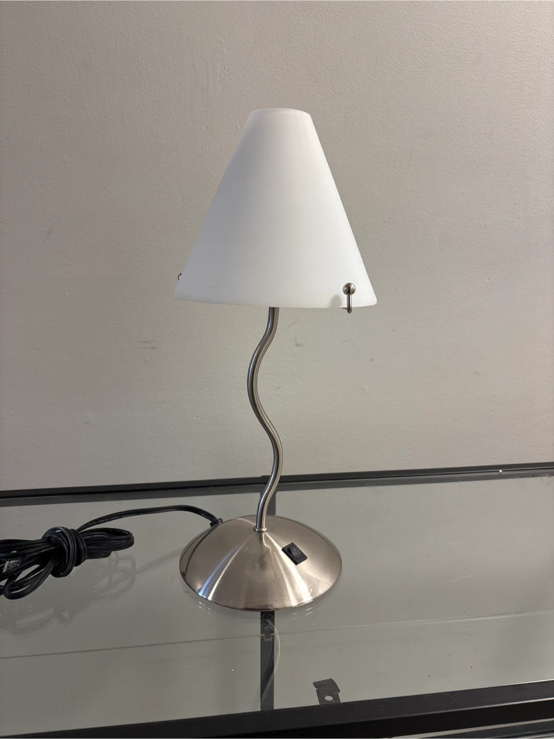 White Desk Lamp - photo 5