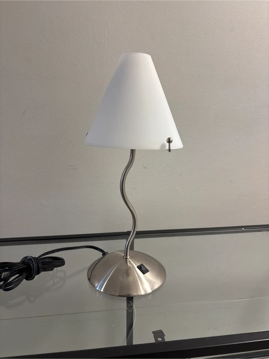 White Desk Lamp image indicator(5)