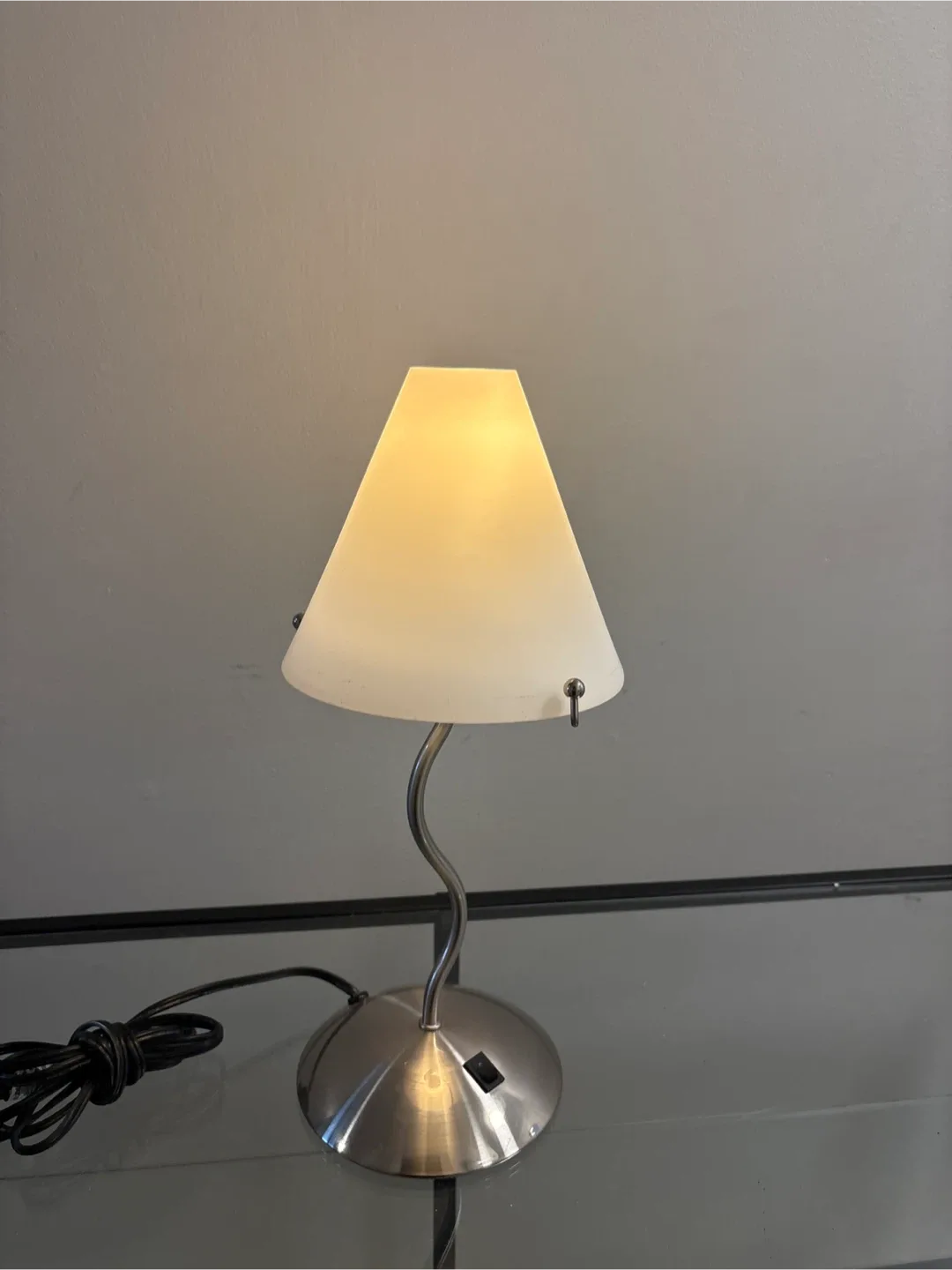 White Desk Lamp image indicator(6)
