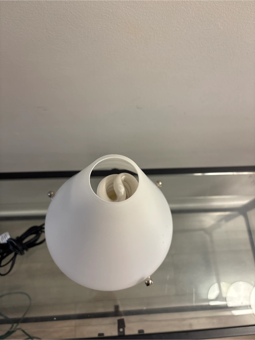 White Desk Lamp - photo 3