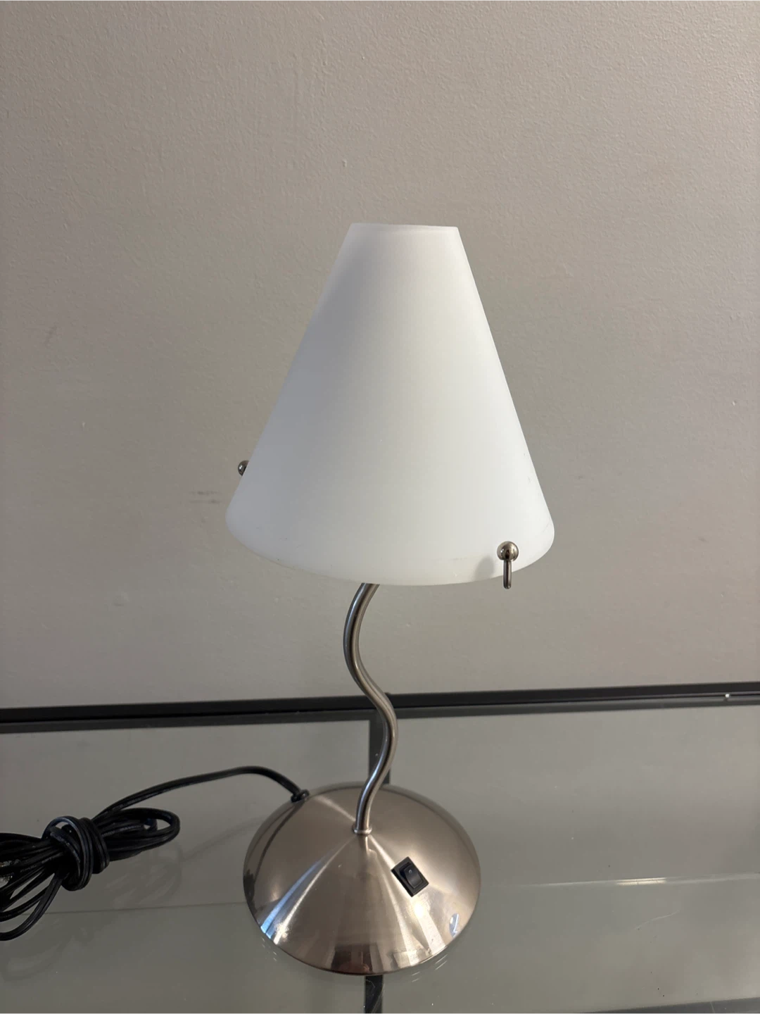 White Desk Lamp - photo 2