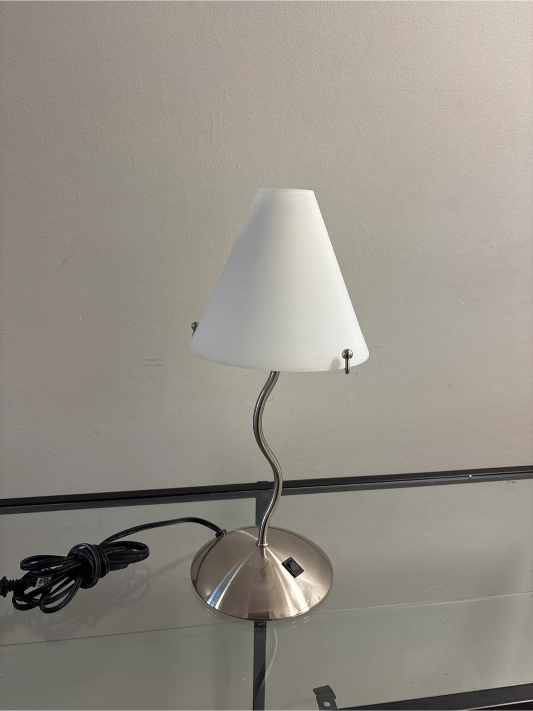 White Desk Lamp - photo 4