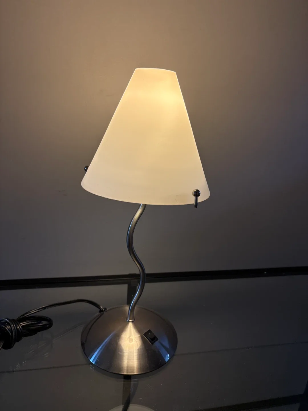 White Desk Lamp image indicator(7)