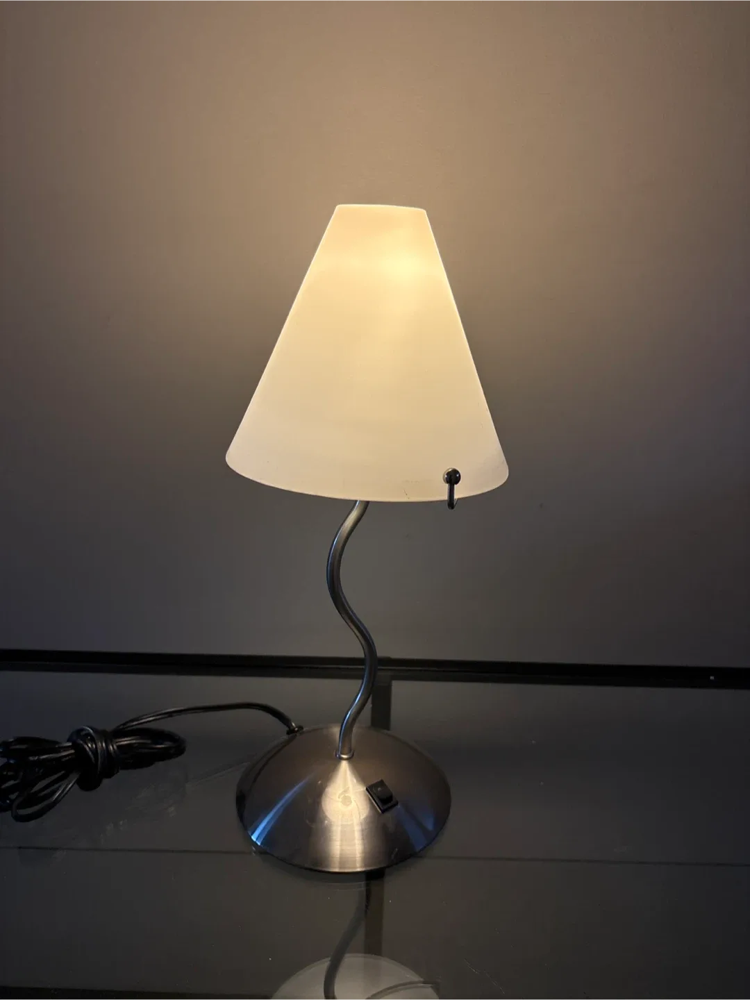 White Desk Lamp image indicator(9)