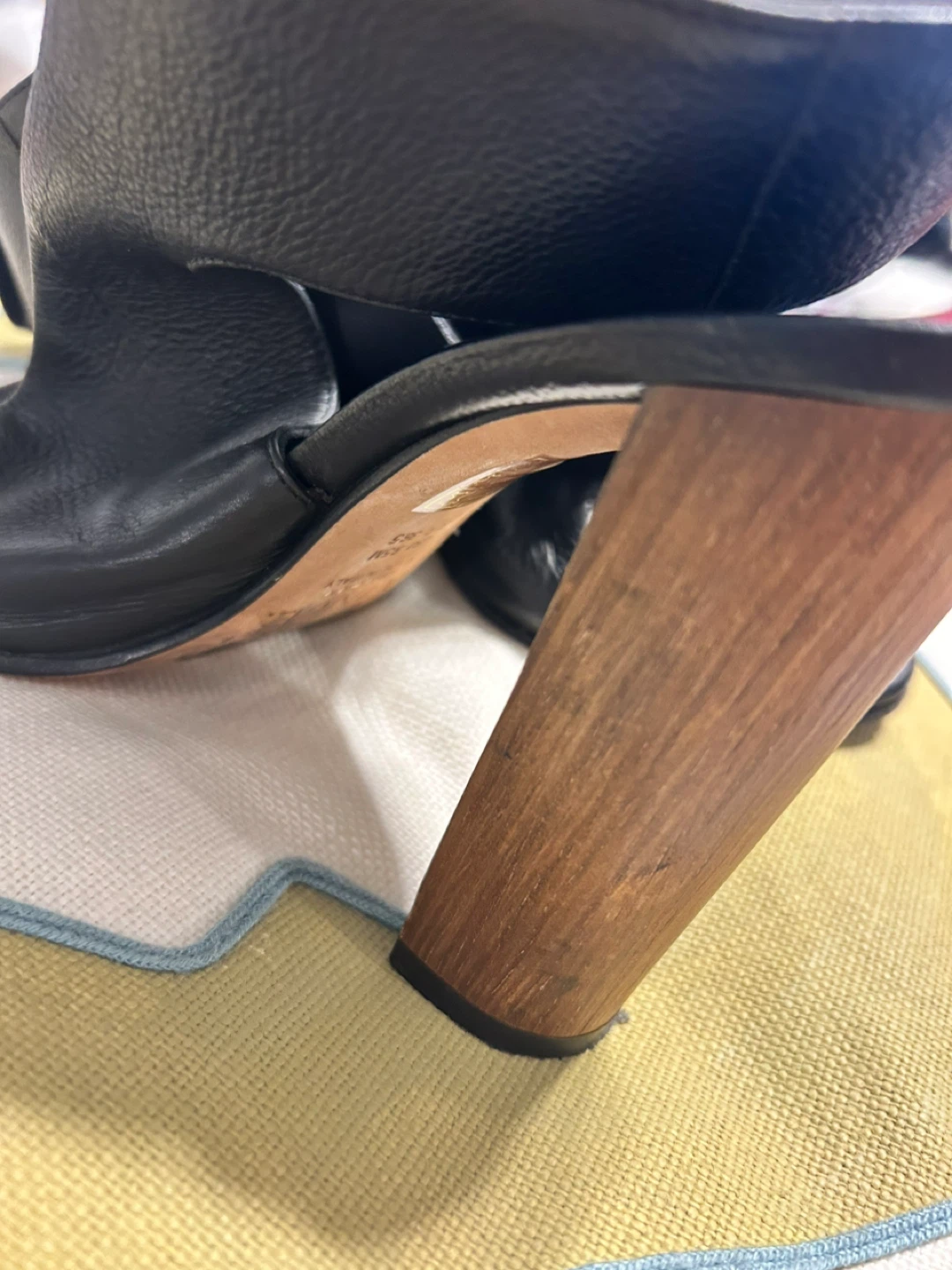 Vince Black Leather Heels - photo 3