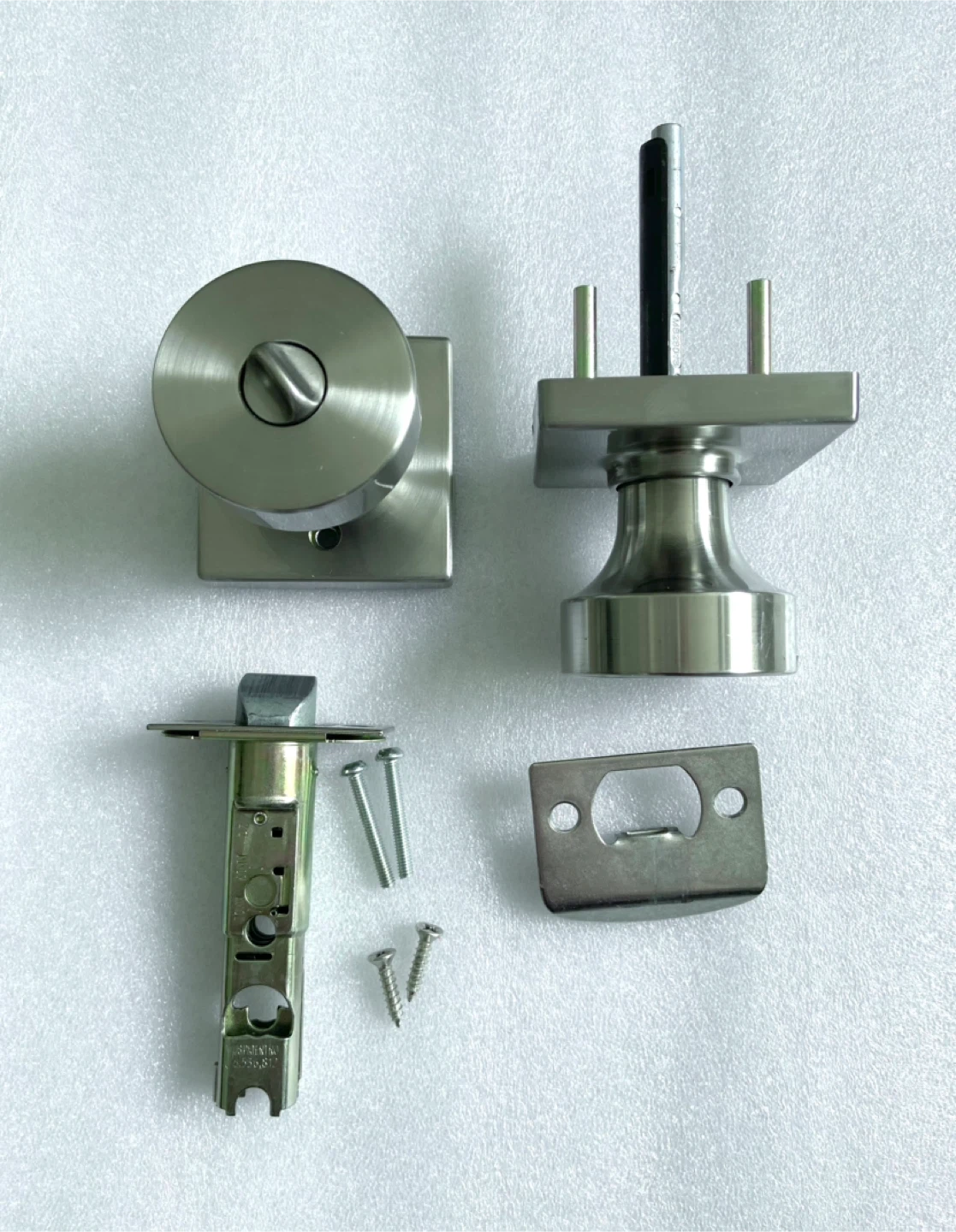 Used Weiser Cambie Satin Nickel Door Knob (Privacy)