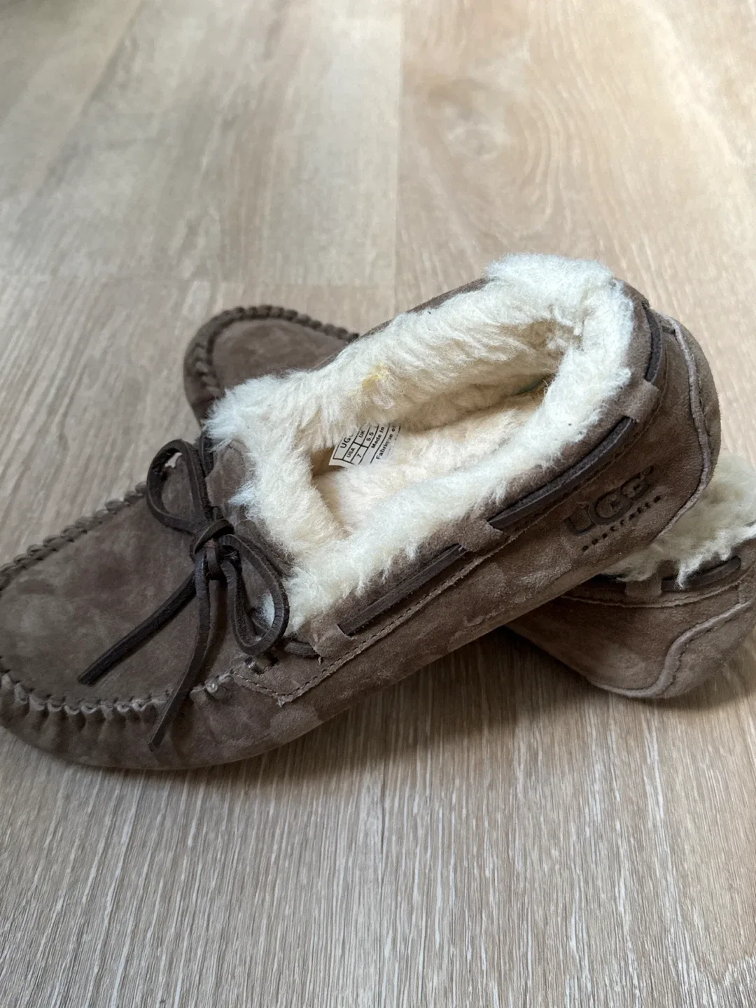 UGG Women's Dakota Moccasin Slippers, Size 7 image indicator(3)