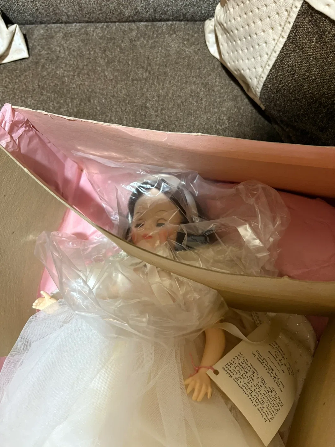 Madame Alexander Snow White Doll. New image indicator(7)