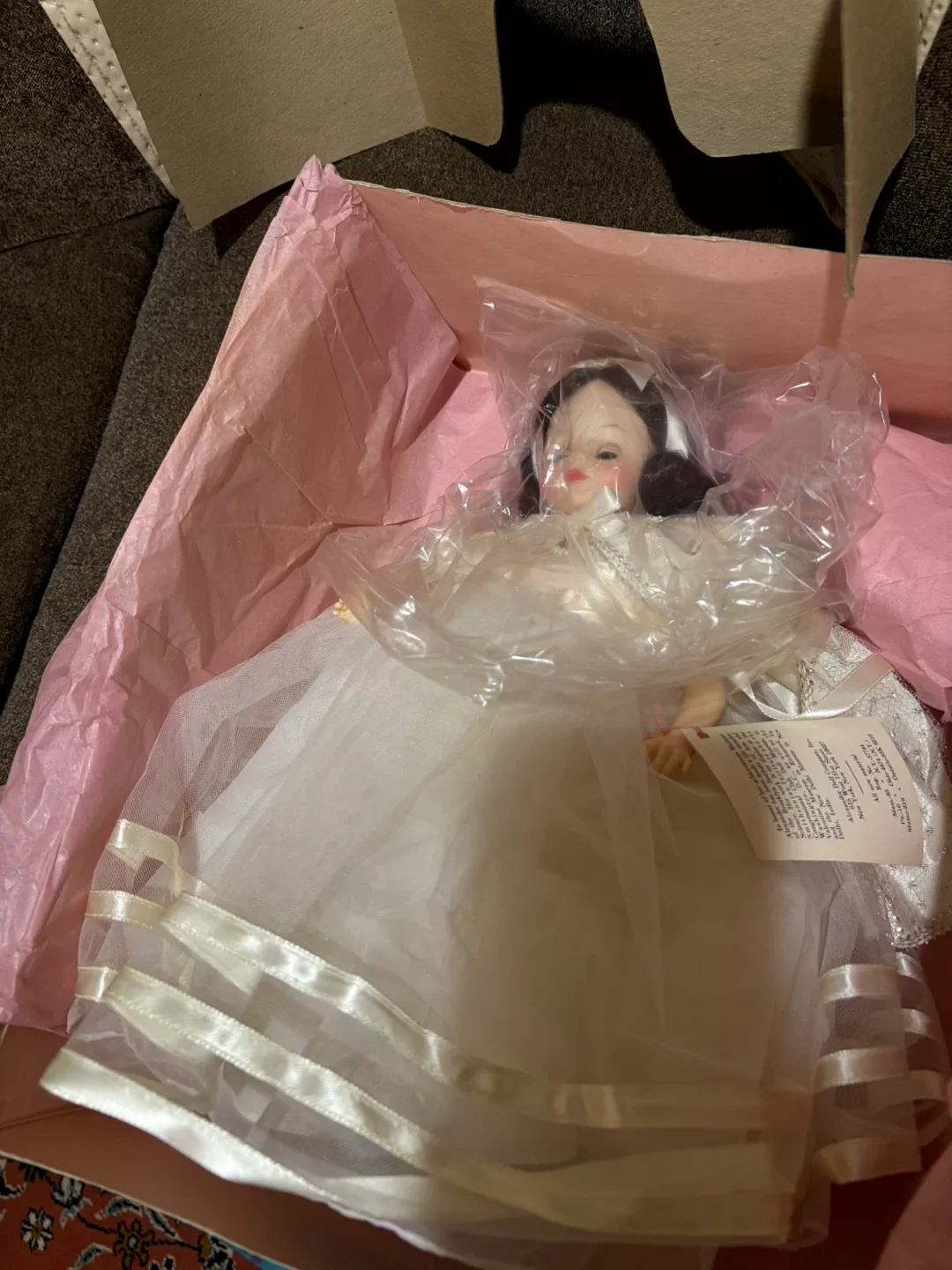 Madame Alexander Snow White Doll. New image indicator(8)