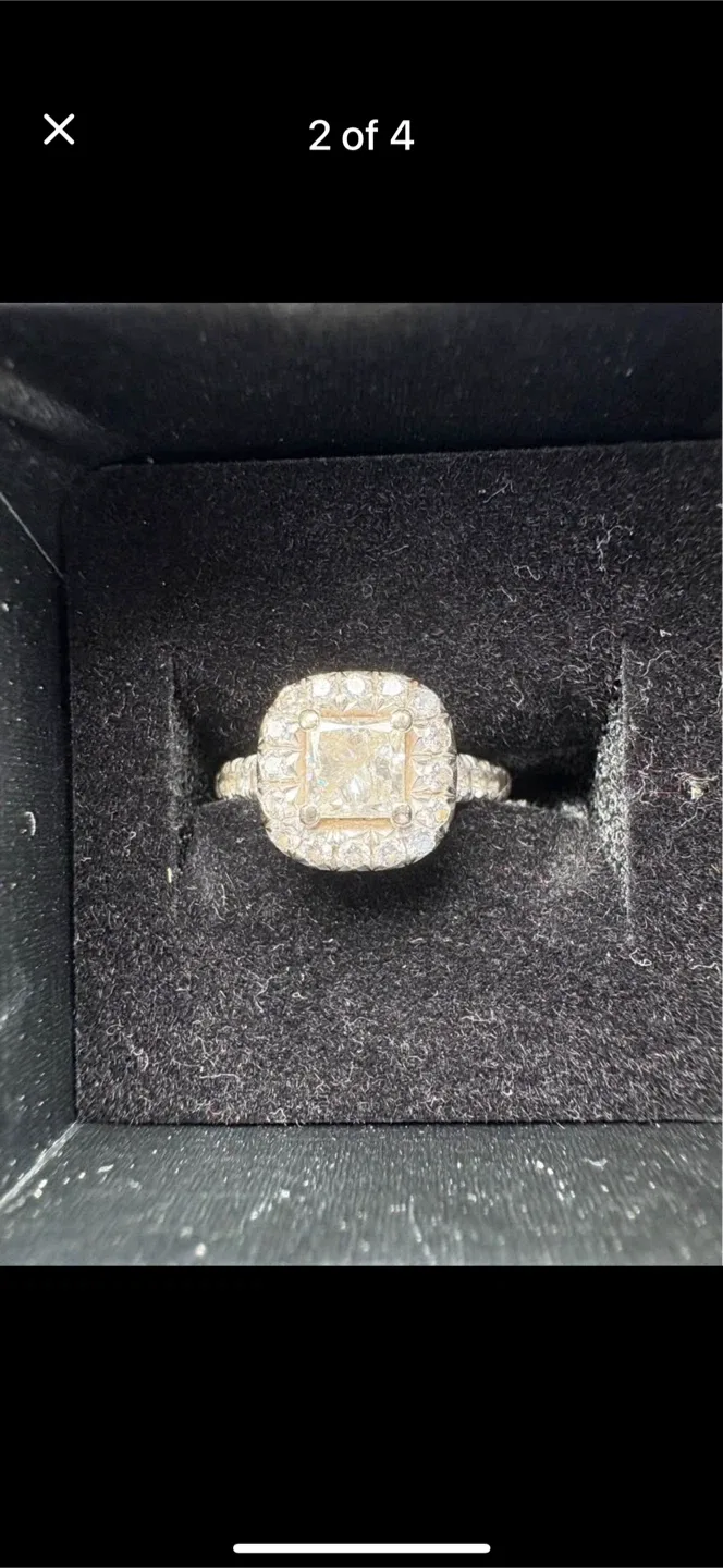 Custom 14kt White Gold Diamond Ring image indicator(2)