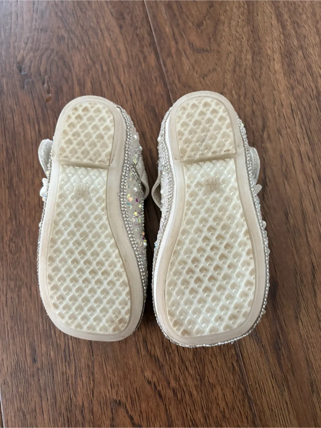 Mona Girl's Sparkly Dress Shoes - Size 7 Toddler image indicator(2)