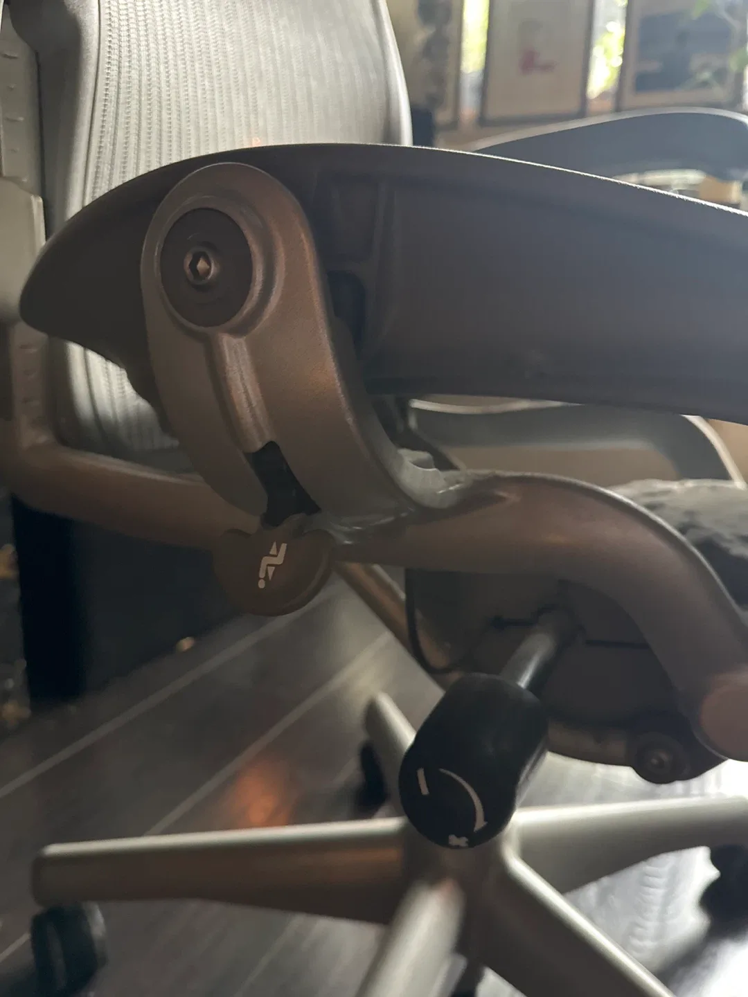 Herman Miller Aeron Office Chair - Size B image indicator(5)