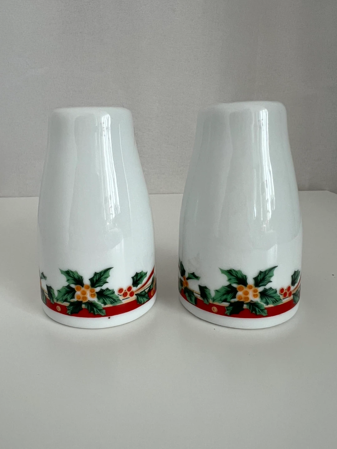 Poinsettia Fine Porcelain Salt & Pepper Shakers - photo 2