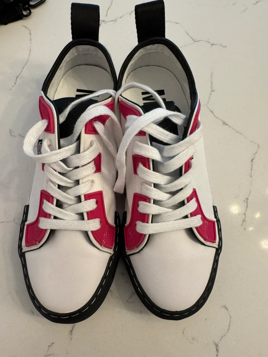 Moschino sneakers- White and pink 37 image indicator(2)