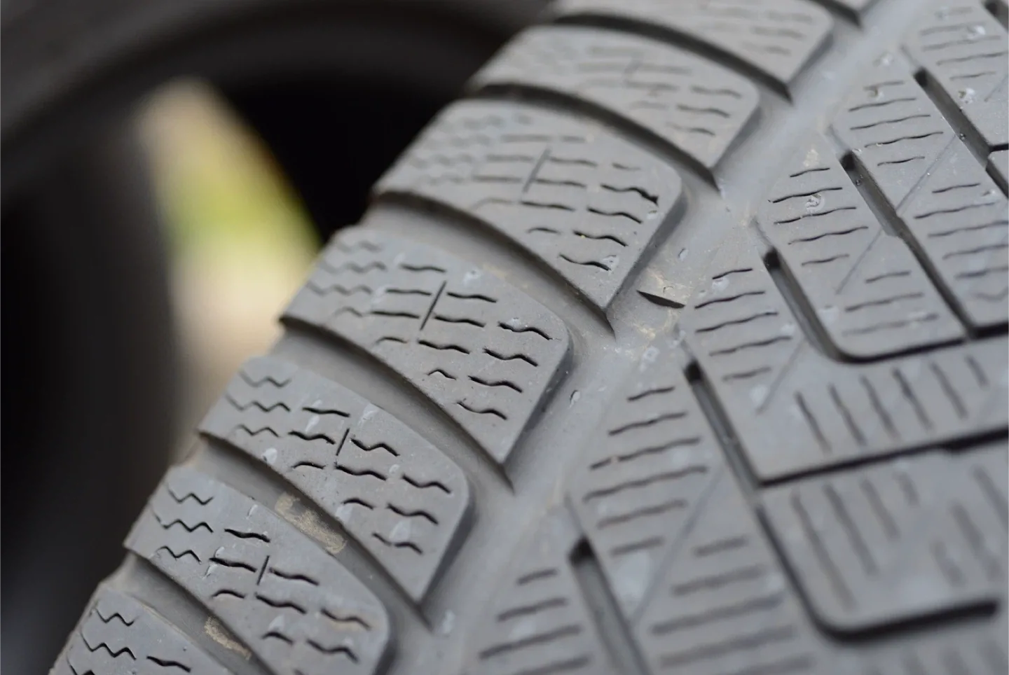 Set of 4 Winter Tires 245/45 R20 + 275/40 R20 image indicator(3)