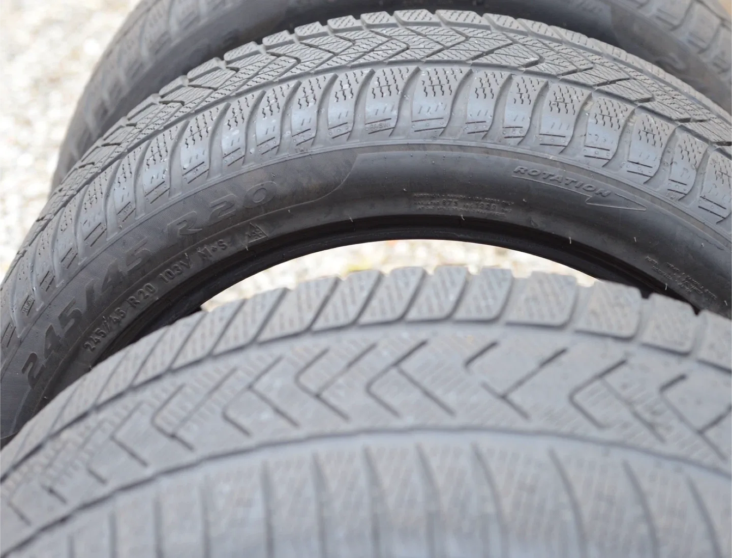 Set of 4 Winter Tires 245/45 R20 + 275/40 R20 image indicator(2)