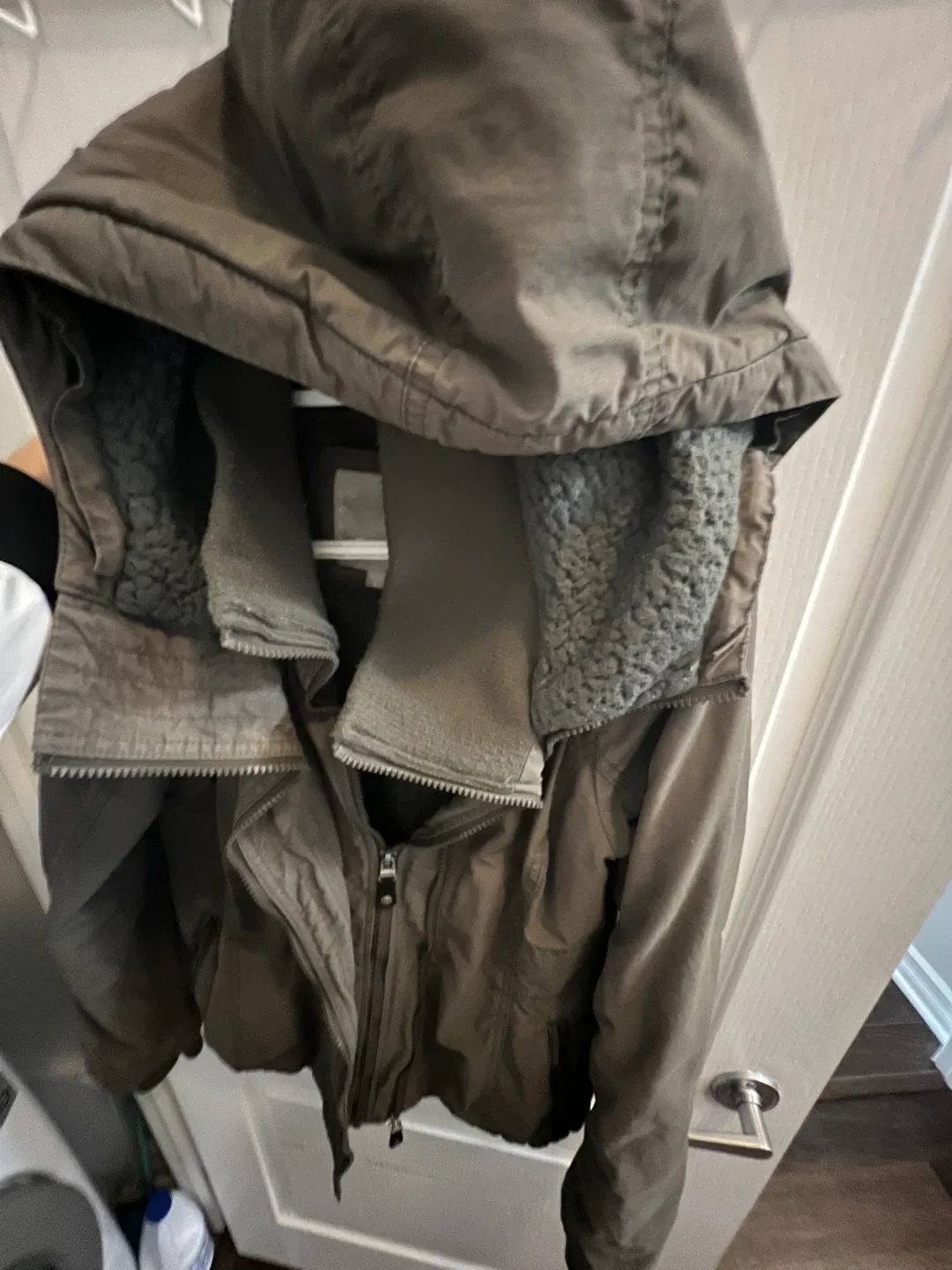 Bench. Olive Green Winter Jacket - Size L image indicator(5)