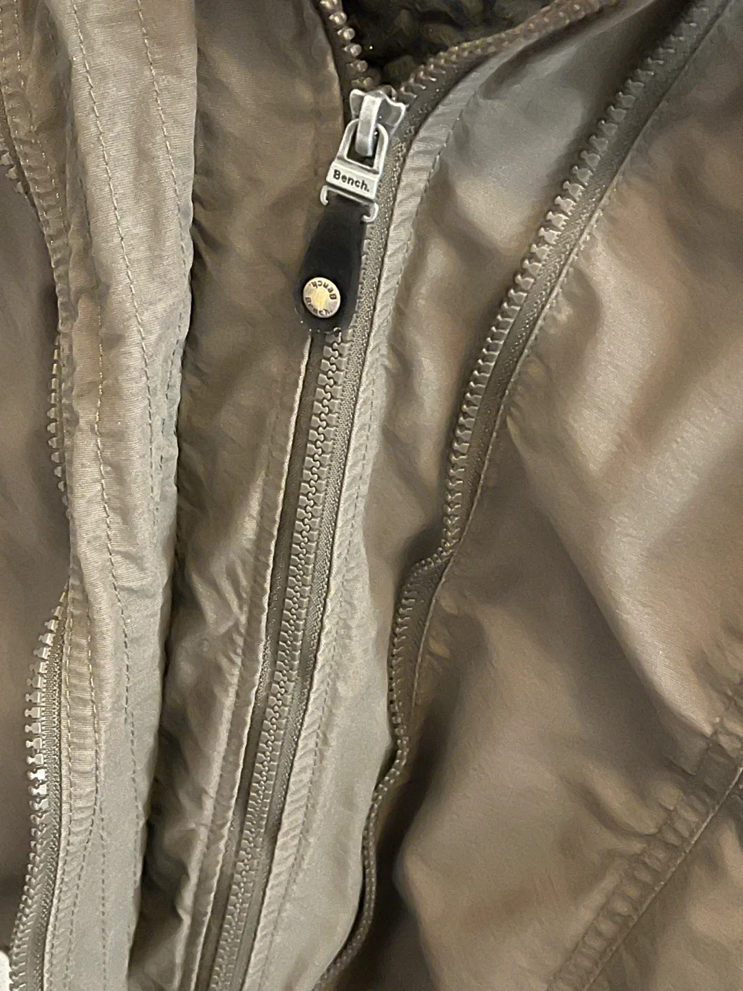 Bench. Olive Green Winter Jacket - Size L image indicator(2)