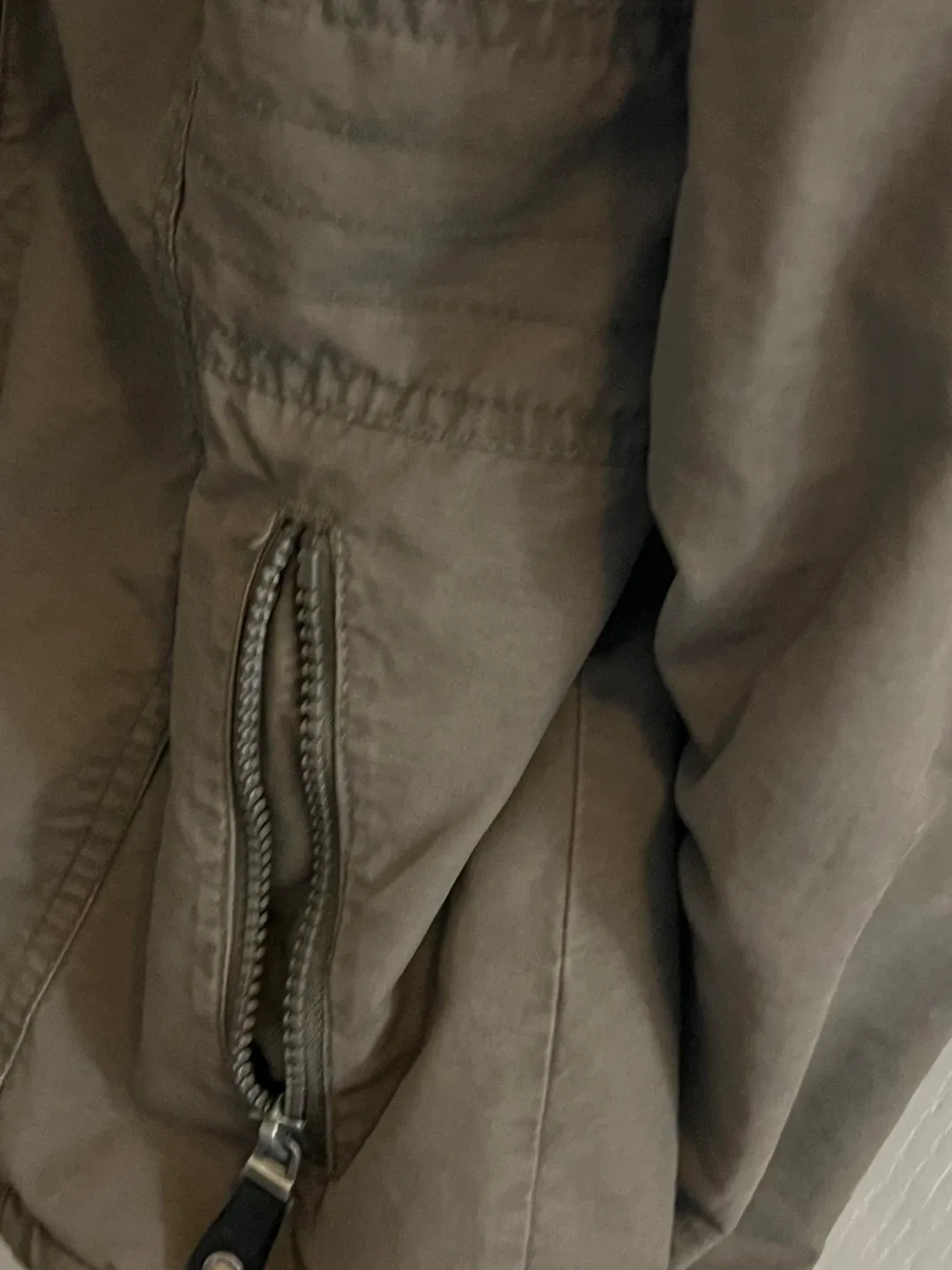 Bench. Olive Green Winter Jacket - Size L image indicator(4)