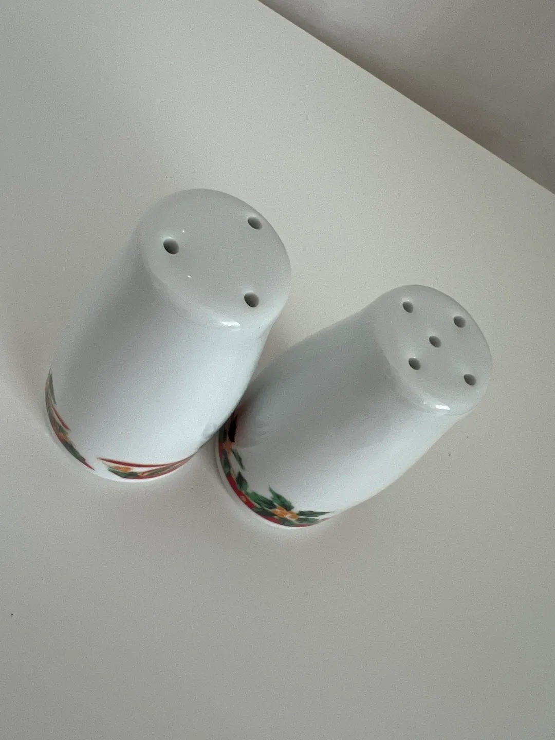 Poinsettia Fine Porcelain Salt & Pepper Shakers image indicator(7)