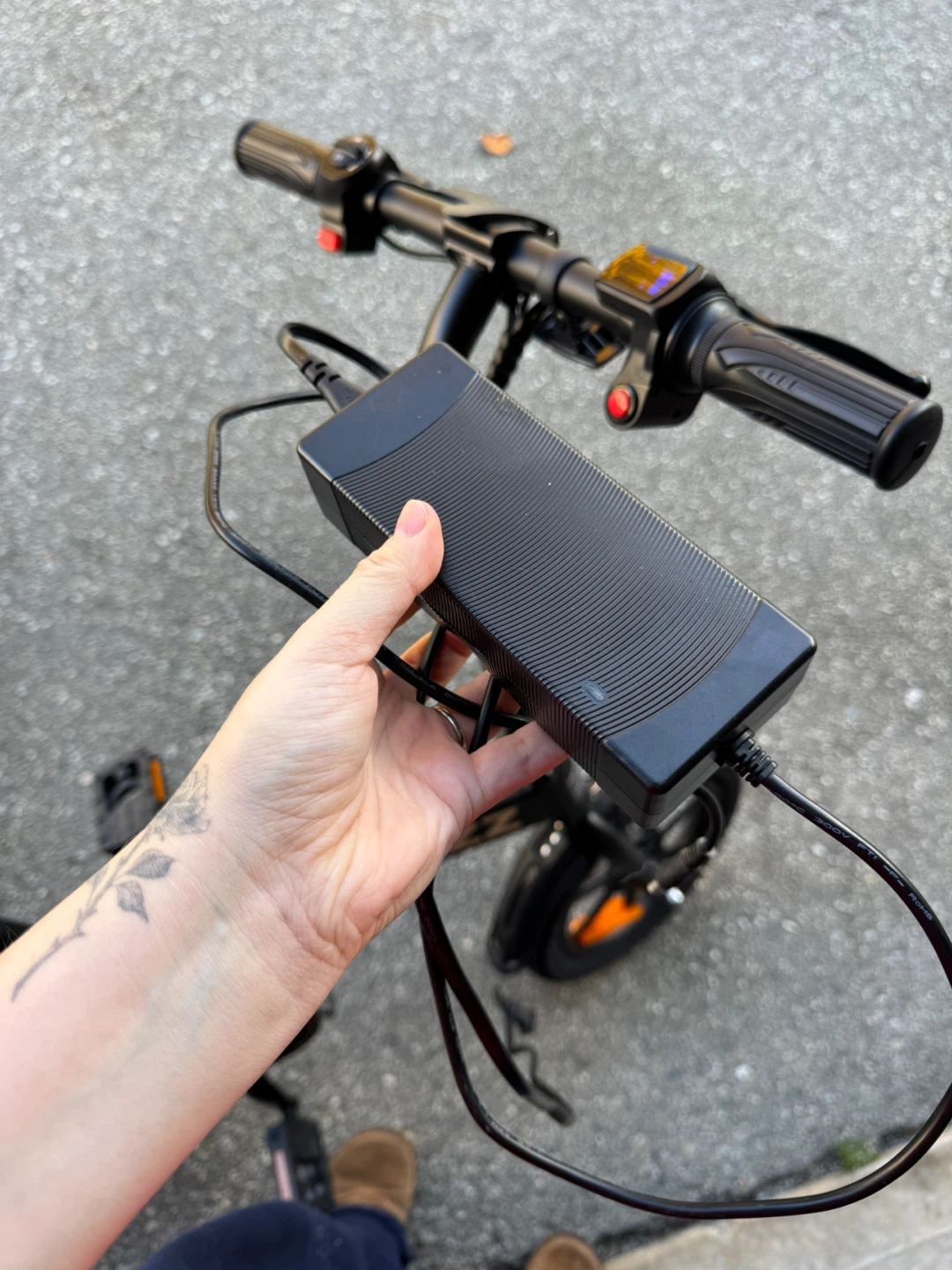RIZZ Electric Bike - Like New! - photo 3