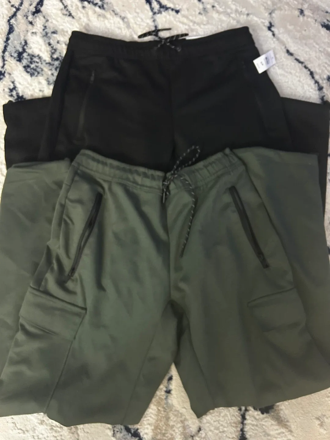 2 Aeropostale Men's Athletic Works Cargo Joggers image indicator(3)